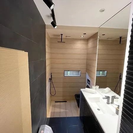 Daire Center Apartament, Pazari Ri *